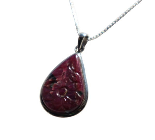 Carved Ruby pendant - Image 2