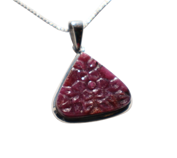 Carved Ruby pendant - Image 2