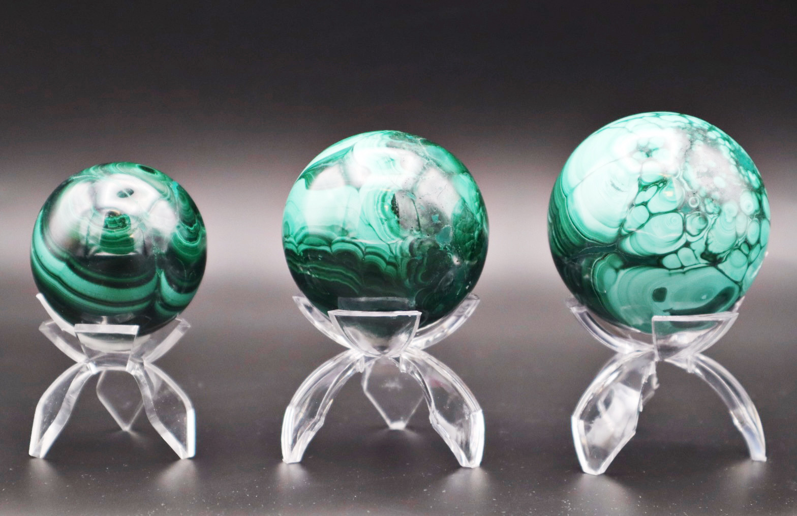 Malachite sphere - The Lizzadro Museum of Lapidary Art